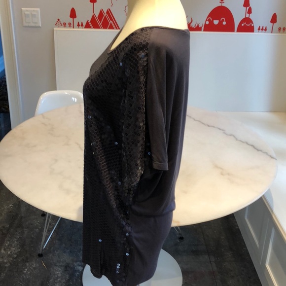 NWOT Velvet charcoal sequin front rayon tee. M - Picture 4 of 7